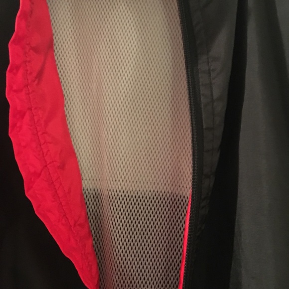 Descente Cycling Jacket - Picture 6 of 8